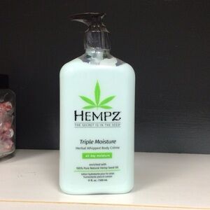 Hempz Triple Moisture Herbal Body Crème - Light Green